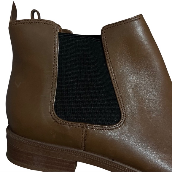 Clarks Women’s Brown Leather Chelsea Low Heeled Slide On Boots Booties Size 10 - Picture 2 of 8